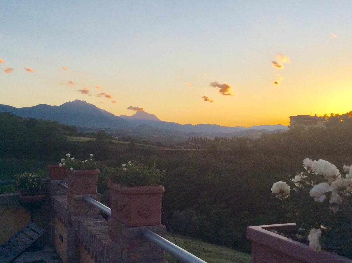Casale Vincenzo Apartment Collecorvino